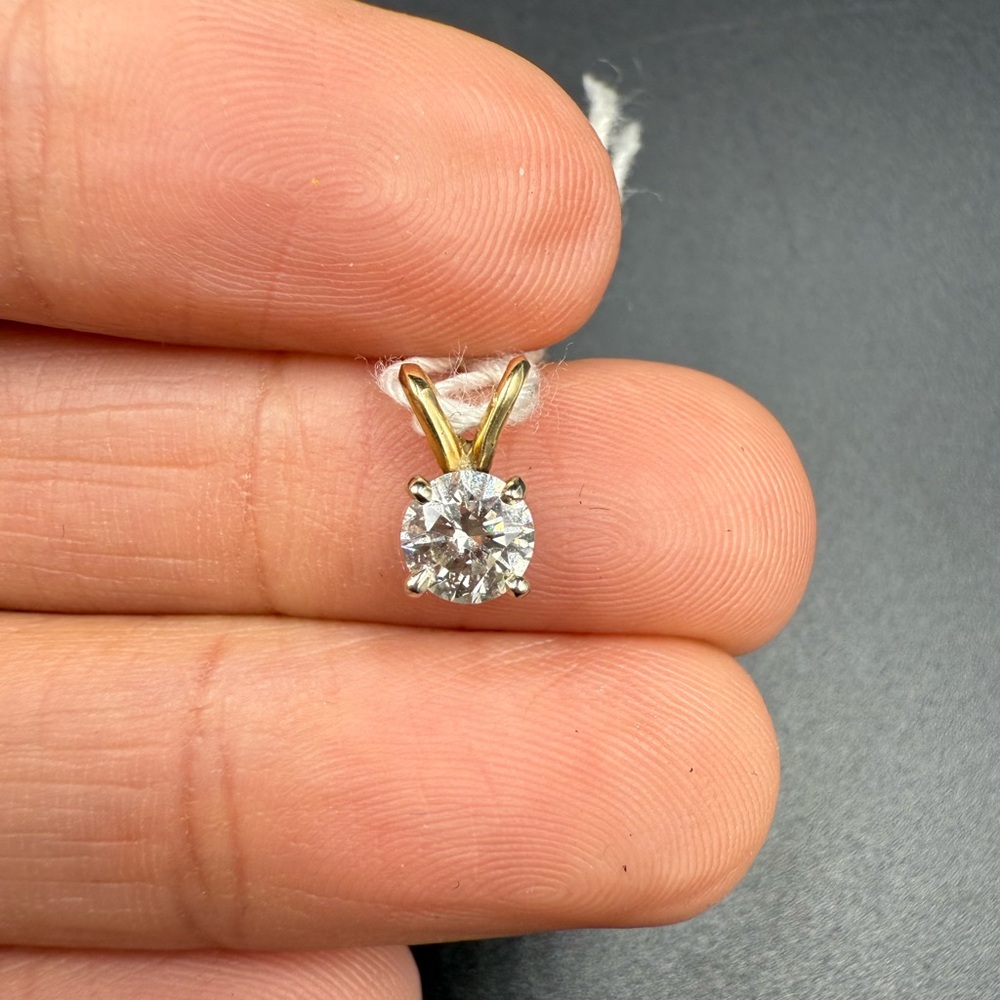 14k two-tone diamond pendant